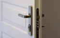 ADLO - Bezpečnostné dvere ADUO, kazetové KV-2 250, povrch dverí Color RAL, vstupné dvere do bytu