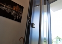 ADLO - Bezpečnostné Termo dvere Tesim, Presklené PS370, atyp madlo, povrch dverí RAL 7015